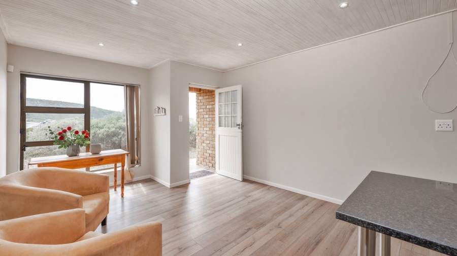 6 Bedroom Property for Sale in Agulhas Western Cape